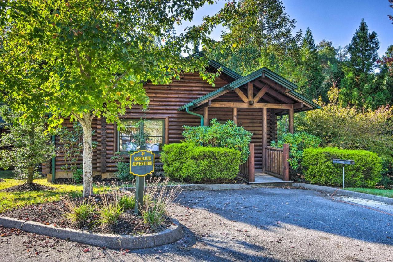 Dog Friendly, Romantic Mtn Getaway Hot Tub Pool Gatlinburg Eksteriør bilde