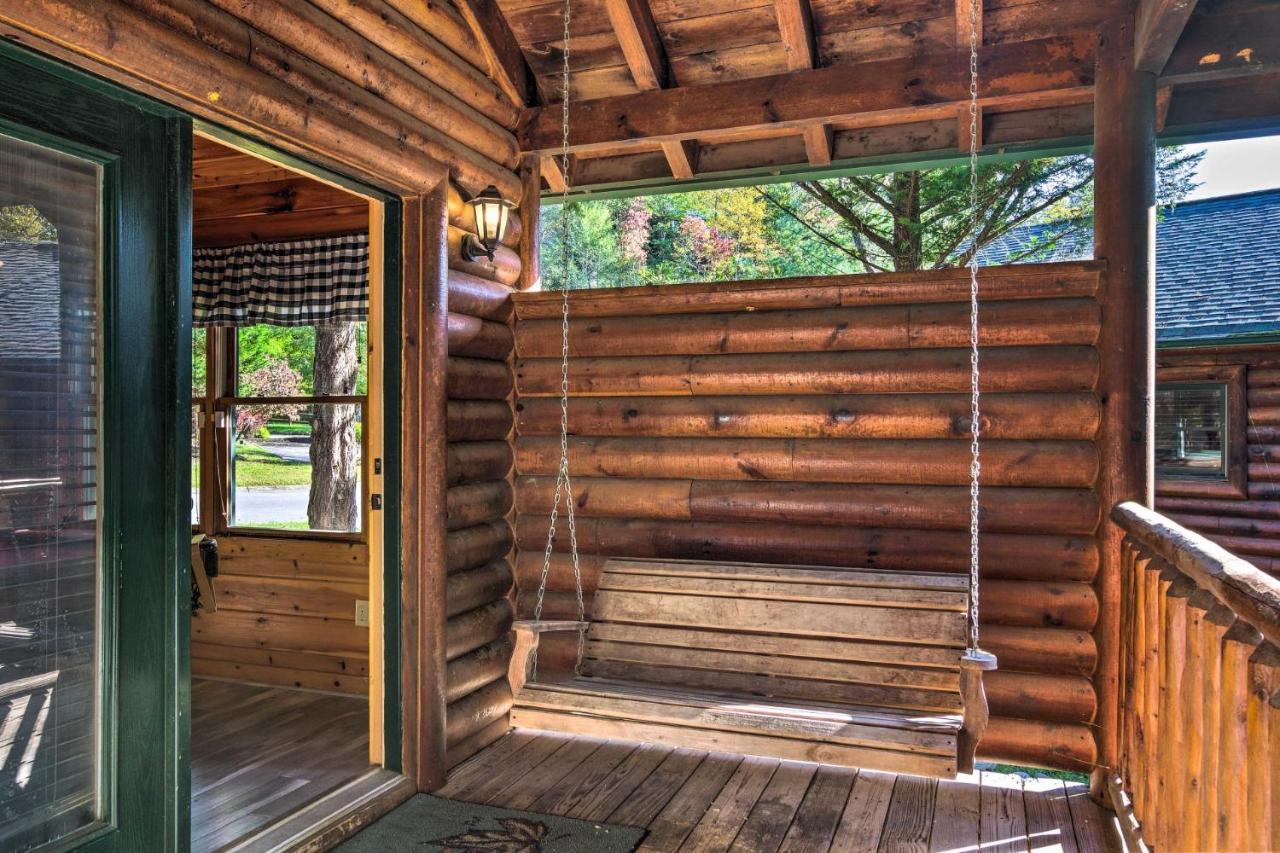 Dog Friendly, Romantic Mtn Getaway Hot Tub Pool Gatlinburg Eksteriør bilde