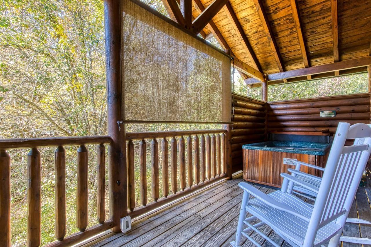 Dog Friendly, Romantic Mtn Getaway Hot Tub Pool Gatlinburg Eksteriør bilde