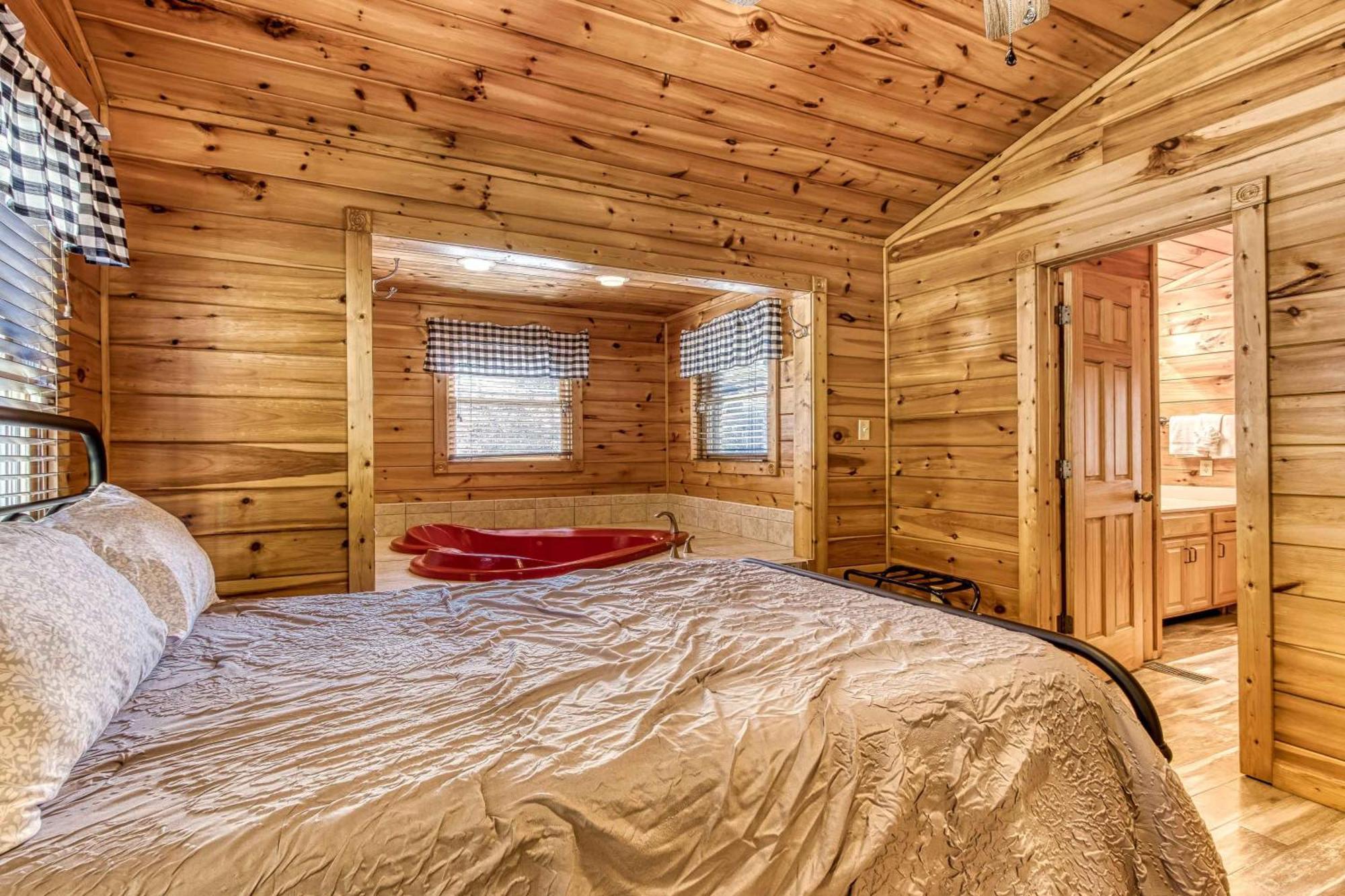 Dog Friendly, Romantic Mtn Getaway Hot Tub Pool Gatlinburg Eksteriør bilde