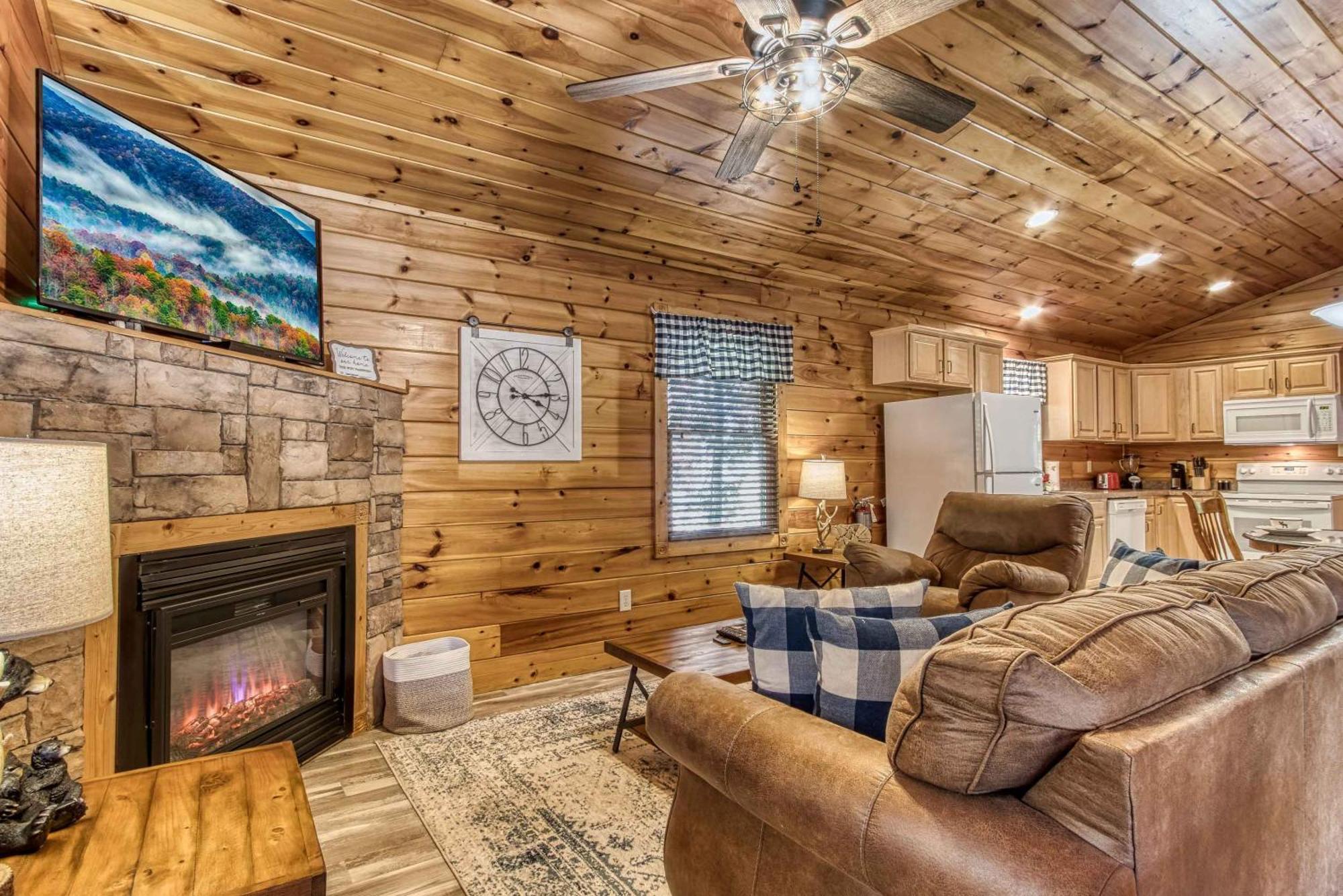 Dog Friendly, Romantic Mtn Getaway Hot Tub Pool Gatlinburg Eksteriør bilde